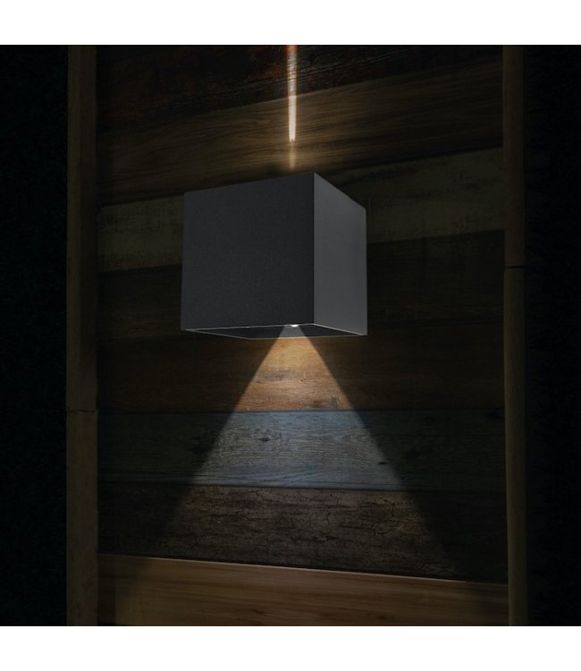 wandlamp zwart met sensor vierkant