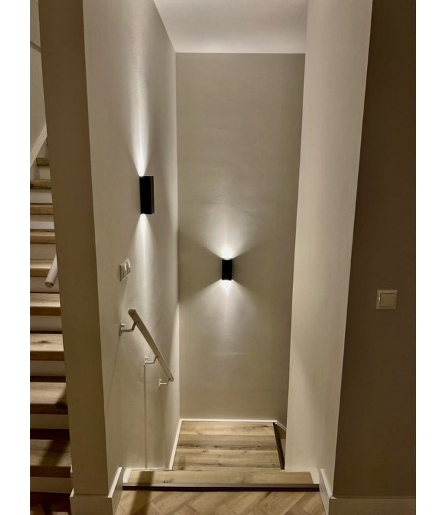 Strakke wandlamp up en down light -Antique Brass-