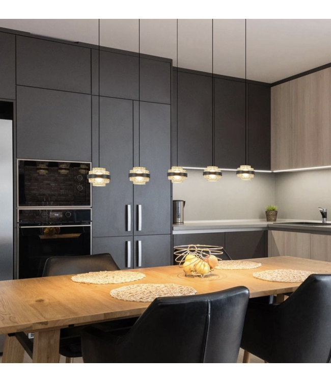 Dimbare hanglamp op rechte plaat