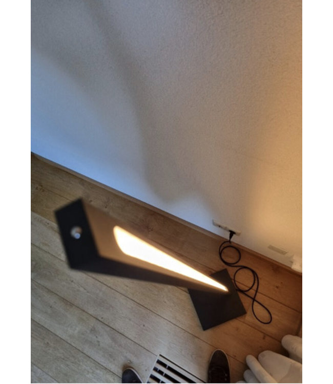 minimalistische strakke vloerlamp zwart led met dimmer