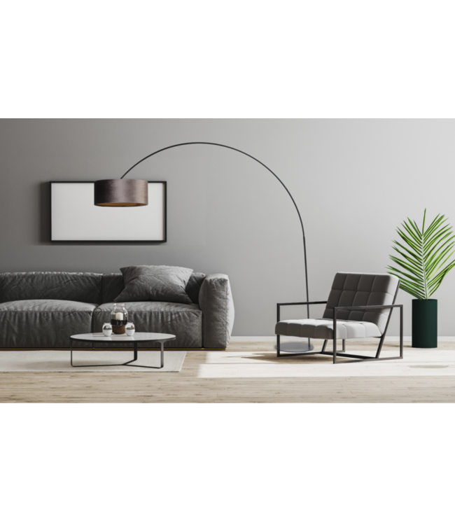 Zwarte hoge booglamp met bruine velours kap.