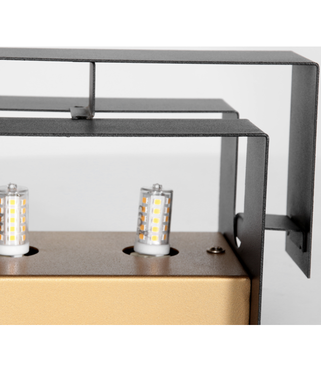 Moderne strakke wandlamp zwart met goud van binnen 20cm