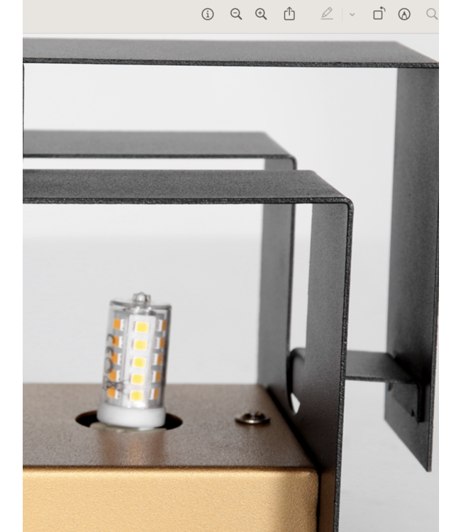 Moderne strakke wandlamp zwart met goud van binnen 13.5cm - Copy