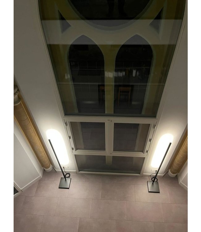 minimalistische strakke vloerlamp zwart led met dimmer