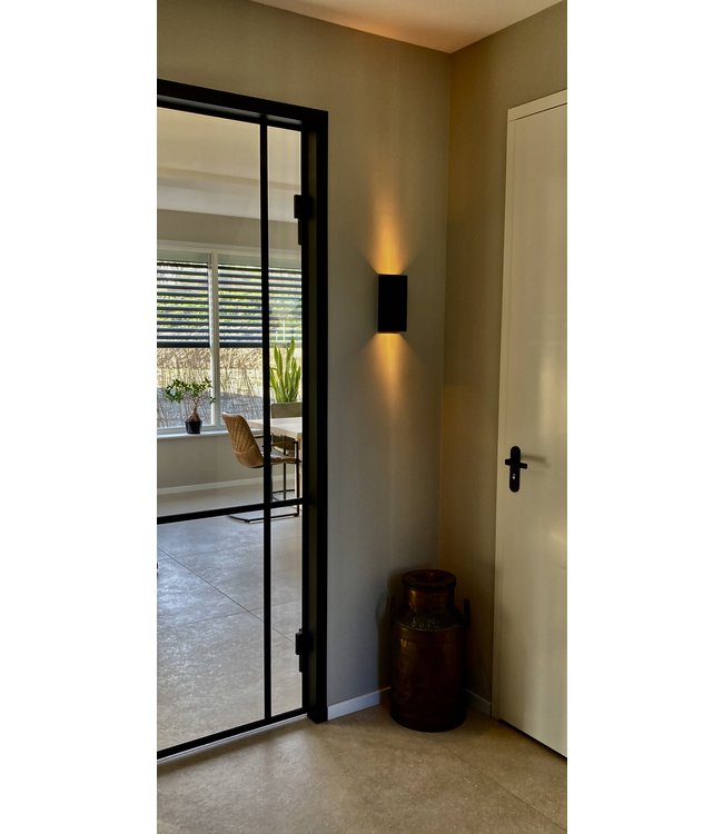 Strakke wandlamp up en down light -Antique Brass-