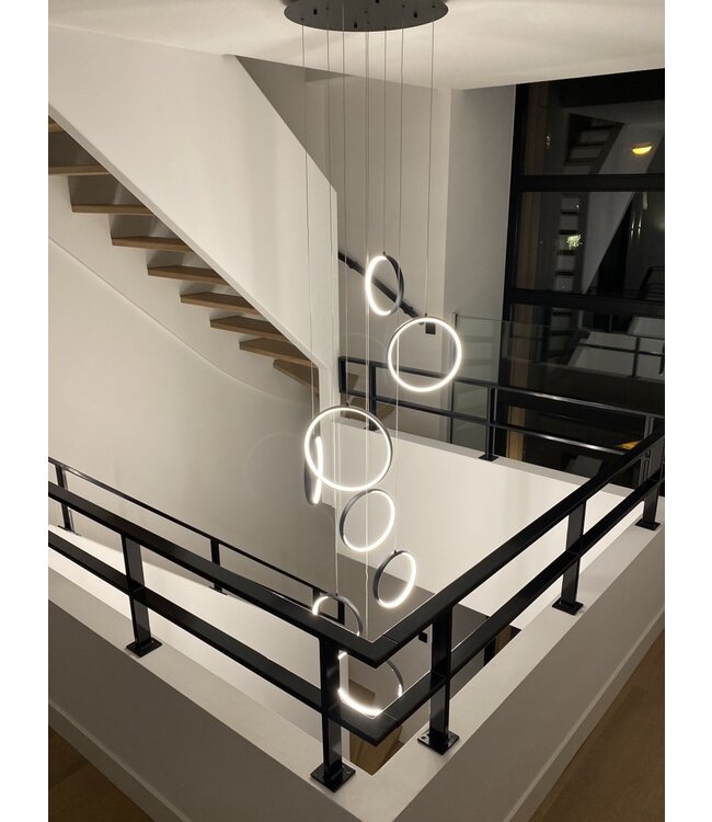 Vide lamp led 8 ringen zwart maximale hoogte 330cm