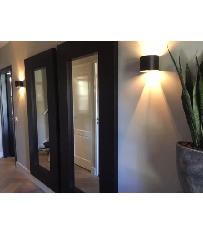 Wandlamp verstelbaar up en down light zwart half rond excl g9