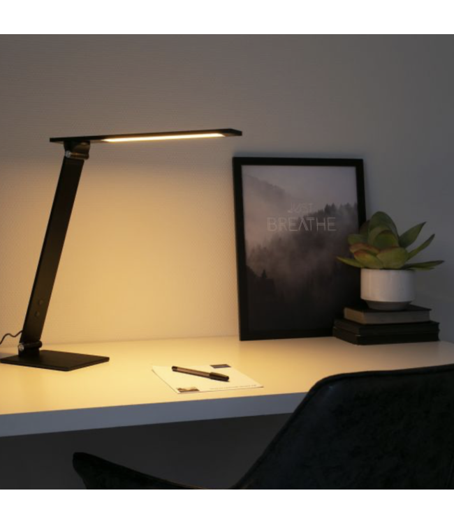 Bureaulamp met pulsdimmer 4 stappen van 2200K naar 4000K