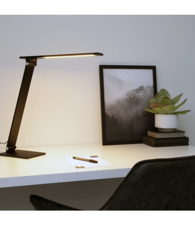 Bureaulamp met pulsdimmer 4 stappen van 2200K naar 4000K