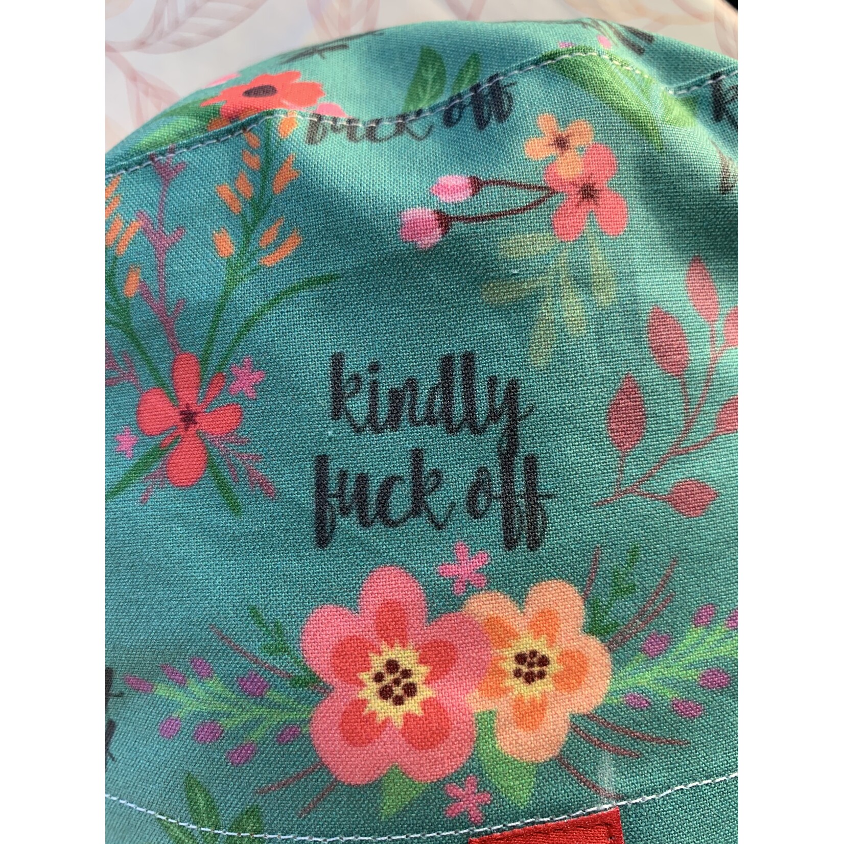 Fleurs, allez gentiment vous faire foutre