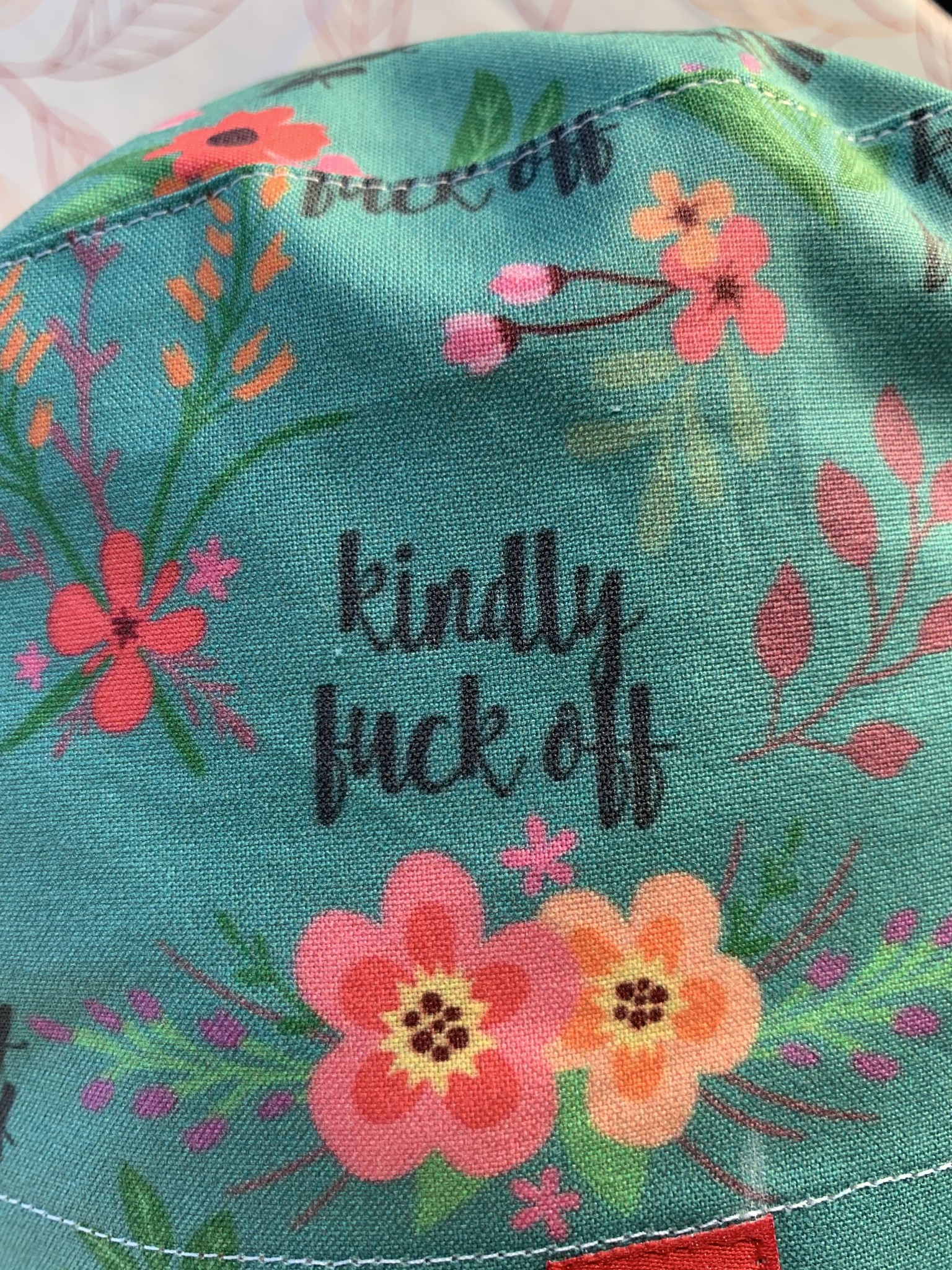 Fleurs, allez gentiment vous faire foutre