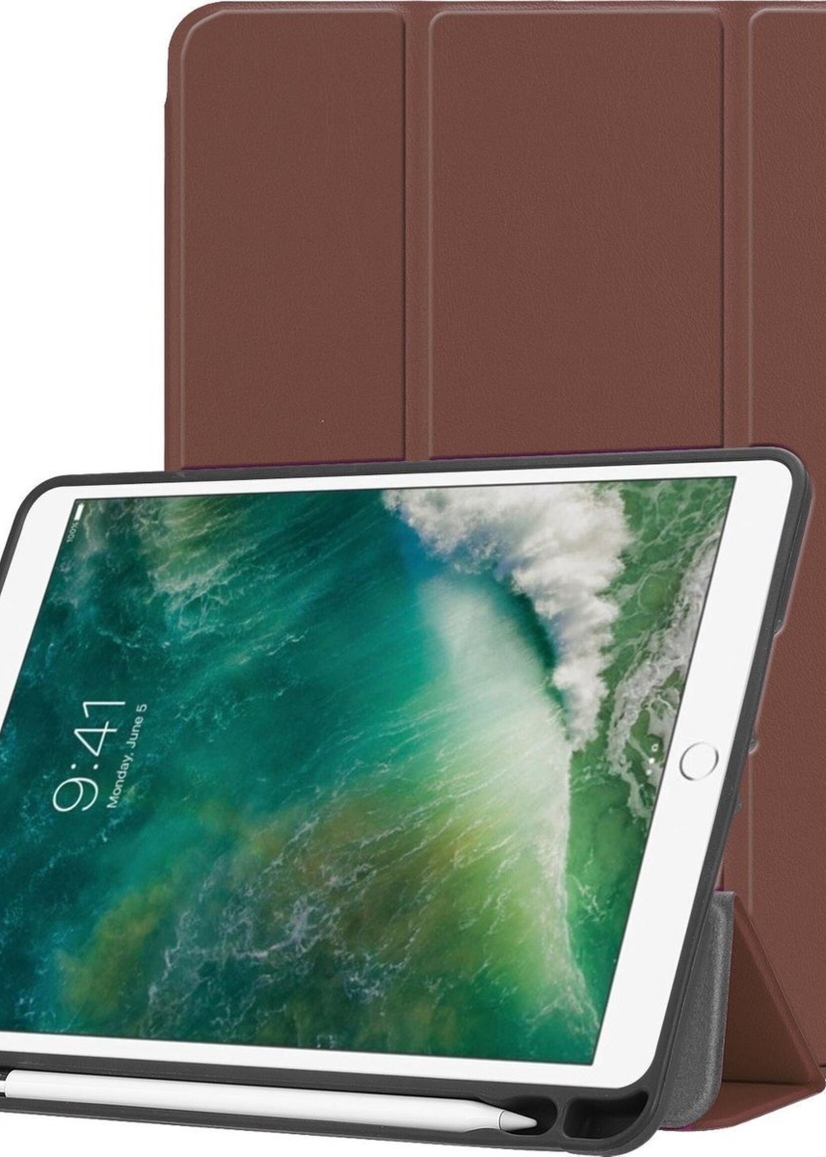 BTH Hoes Geschikt voor iPad 2017 Hoes Book Case Hoesje Trifold Cover - Hoesje Geschikt voor iPad 5 Hoesje Bookcase - Bruin