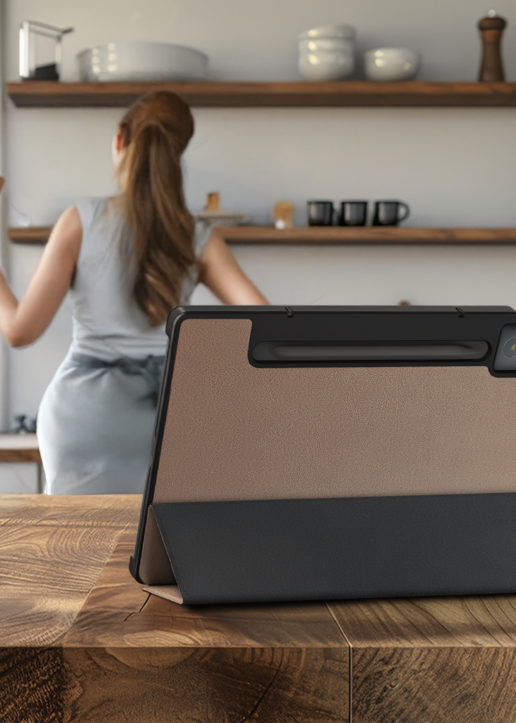 LUQ LUQ Lenovo Idea Tab Pro Hoesje Met Screenprotector - Rose Goud