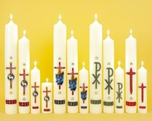 De paaskaarsen 2022 staan online!