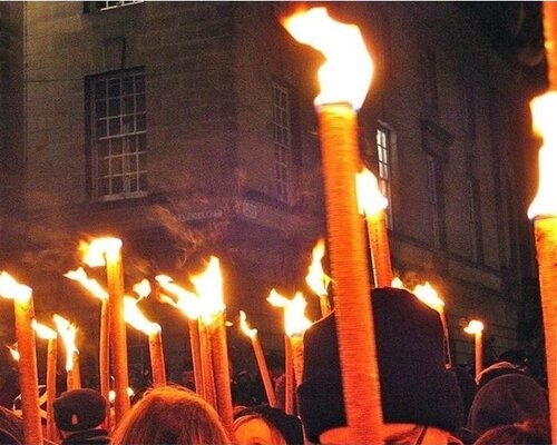 Waar kan je fakkels kopen?