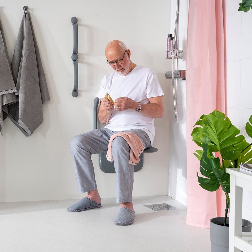 Etac Etac Relax douchezitting met armsteunen en zachte rugleuning