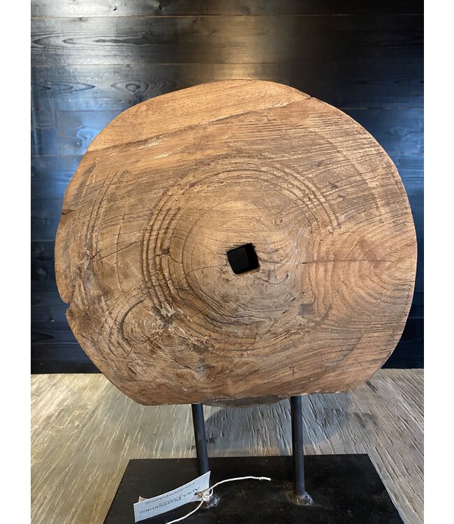Wooden wheel Aura Peeperkorn