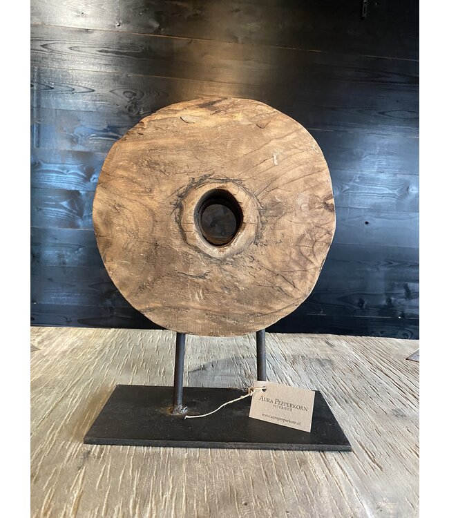 Wooden wheel Aura Peeperkorn