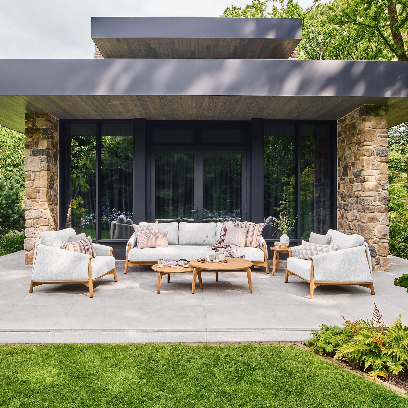 Bellano dining & loungen