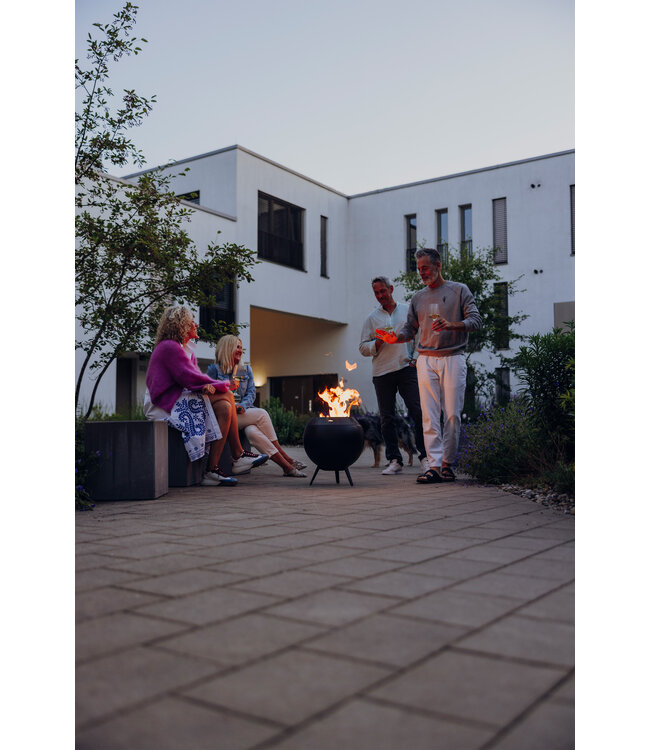 Höfats MOON 45 - All black - Vuurkorf met lage standaard