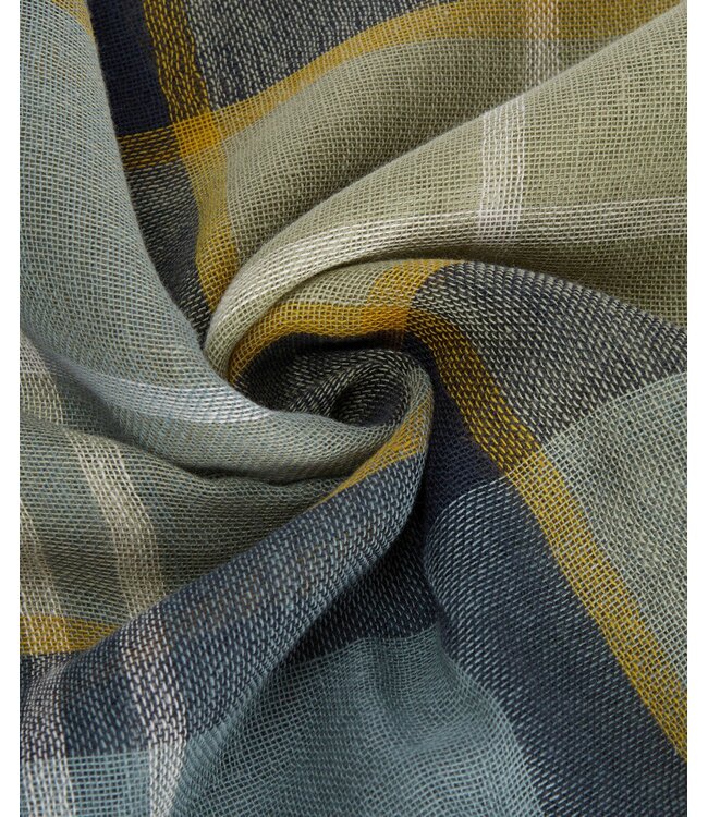 Barbour Highland Loch Welton Tartan Scarf | USC0315-TN37
