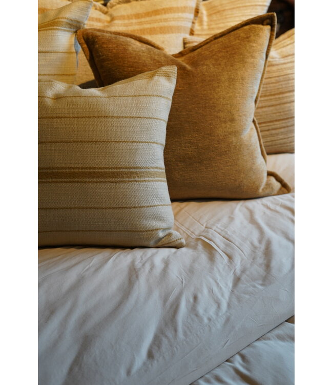 Omar Antwerp | Yasmine Caramel kussen 45x45 inclusief vulling