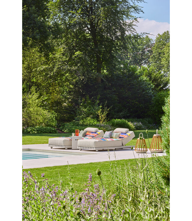 Showroommodel Lucia daybed (2xlounger) + Lucia sidetable - Camel sand / Natural gravel