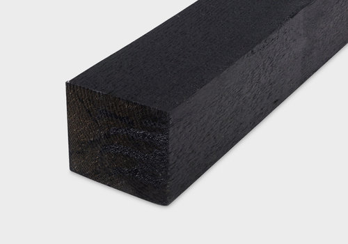 Zwarte vuren balken van HOUTvakman.be - Stoere (hoek)balken van zwart geïmpregneerd en/of gebeitst vurenhout - Een moderne houten balk voor buiten!
