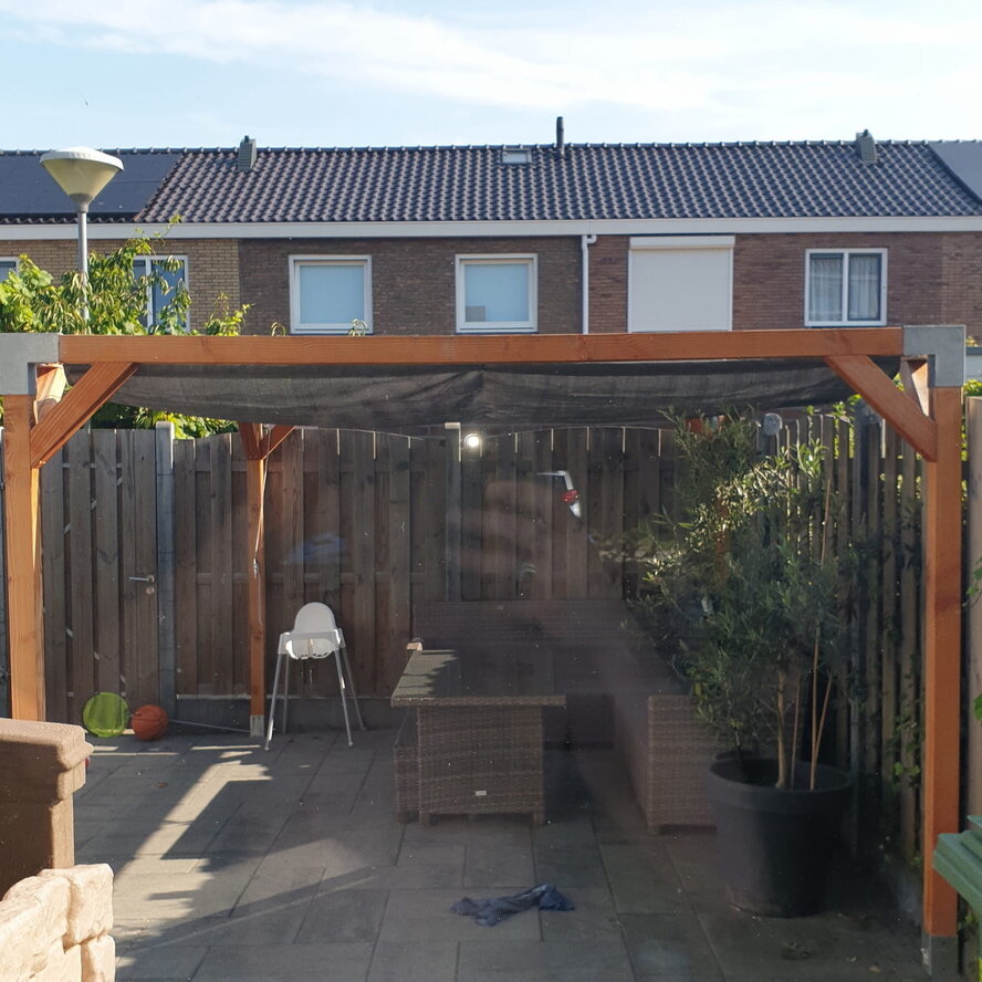 Douglas balk - 85x85 mm - geschaafd - balk voor buiten - douglashout KD 18-20% Douglas balk - 85x85 mm - geschaafd - balk voor buiten - douglashout KD 18-20%