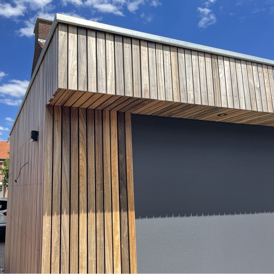 Padouk plank - 21x88 mm - geschaafd - plank voor buiten - padoek hardhout AD 20-25% Padouk plank - 21x88 mm - geschaafd - plank voor buiten - padoek hardhout AD 20-25%