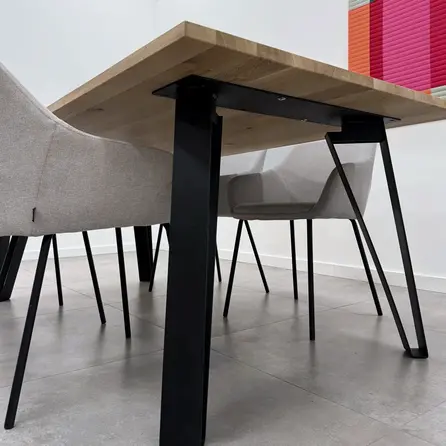 Zwarte schuine vlinder poten (set) - staal / ijzer - 0.5x8 cm - hoogte: 72 cm - breedte (onder): 92 cm - tafelpoot metaal zwart gecoat Zwarte schuine vlinder poten (set) - staal / ijzer - 0.5x8 cm - hoogte: 72 cm - breedte (onder): 92 cm - tafelpoot metaal zwart gecoat