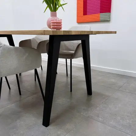 Zwarte N-poten (set) - staal / ijzer - schuine koker - hoogte: 72 cm - breedte (montageplaat): 78 cm - breedte (onderzijde): 74 cm - tafelpoot metaal zwart gecoat Zwarte N-poten (set) - staal / ijzer - schuine koker - hoogte: 72 cm - breedte (montageplaat): 78 cm - breedte (onderzijde): 74 cm - tafelpoot metaal zwart gecoat