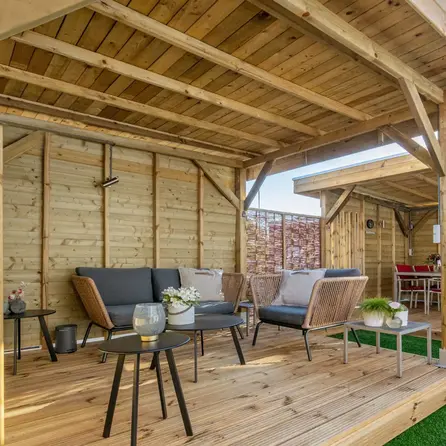 Geïmpregneerd grenen terrasplank - 28x140 mm - geschaafd - vlonderplank gegroefd / geribbeld - gedrenkt grenenhout KD 18-20%