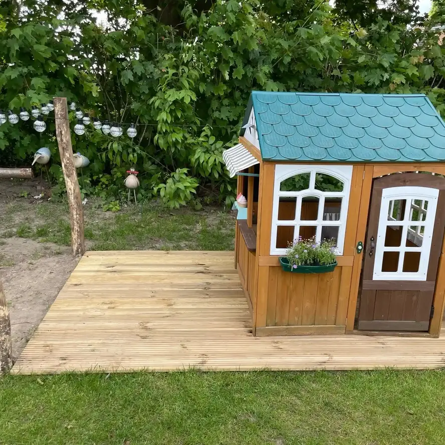 Geïmpregneerd grenen terrasplank - 28x140 mm - geschaafd - vlonderplank gegroefd / geribbeld - gedrenkt grenenhout KD 18-20% Geïmpregneerd grenen terrasplank - 28x140 mm - geschaafd - vlonderplank gegroefd / geribbeld - gedrenkt grenenhout KD 18-20%