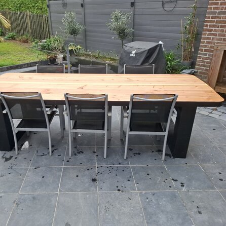 Zwart douglas balk - 150x150 mm - ruw / fijnbezaagd - balk voor buiten - zwart geïmpregneerd douglashout AD 20-25%