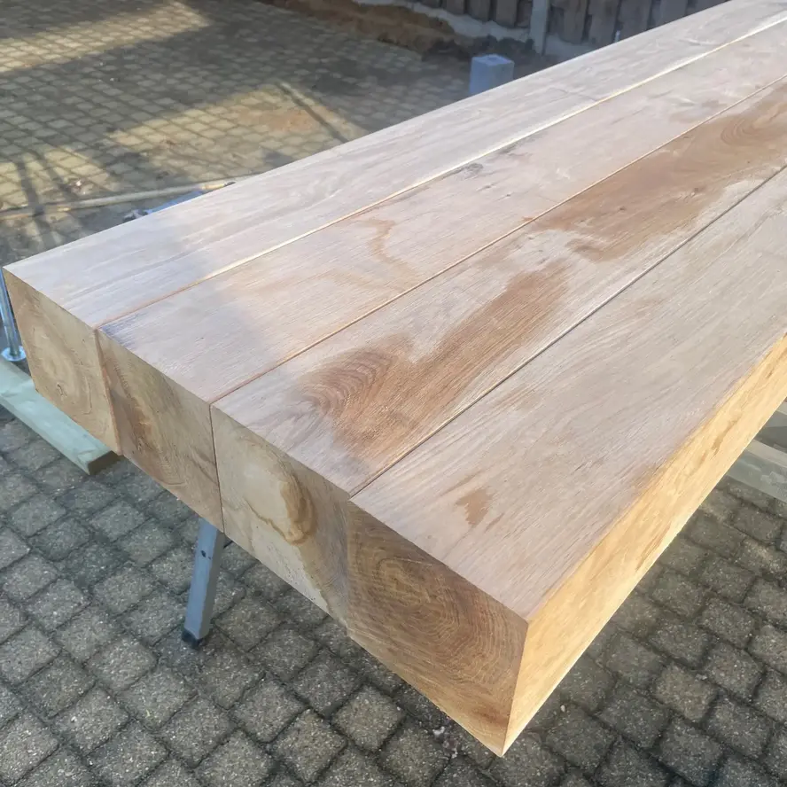 Eiken balk - 110x110 mm - geschaafd - balk voor buiten - eikenhout AD 20-25% Eiken balk - 110x110 mm - geschaafd - balk voor buiten - eikenhout AD 20-25%