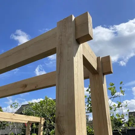 Eiken balk - 110x110 mm - geschaafd - balk voor buiten - eikenhout AD 20-25% Eiken balk - 110x110 mm - geschaafd - balk voor buiten - eikenhout AD 20-25%