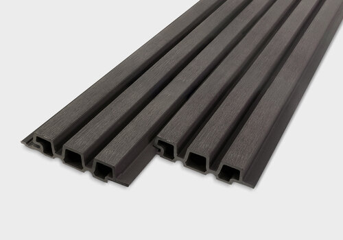 Composiet triple blokprofiel  is licht van gewicht, onderhoudsarm en kleurvast. Composiet ziet eruit als echt hout maar verkleurt of vergrijst niet.