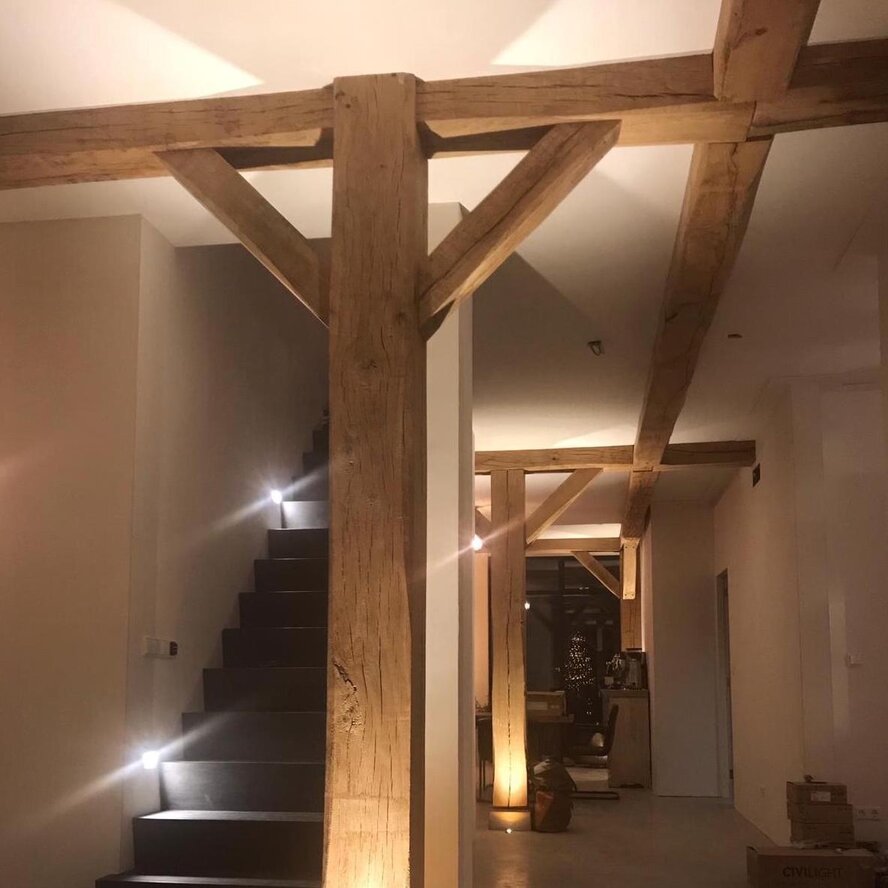 Verouderd eiken balk - 115x240 mm - geborsteld - balk voor buiten - oud eikenhout AD 20-25% Verouderd eiken balk - 115x240 mm - geborsteld - balk voor buiten - oud eikenhout AD 20-25%