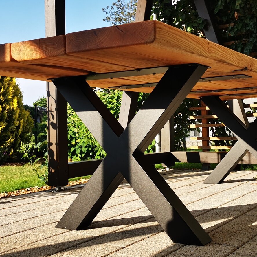 Zwarte stalen X-poten (set) - voor buiten - verzinkt & gecoat metaal - 10x10 cm - hoogte: 72 cm - breedte (montageplaat): 85 cm - X-tuintafel poot Zwarte stalen X-poten (set) - voor buiten - verzinkt & gecoat metaal - 10x10 cm - hoogte: 72 cm - breedte (montageplaat): 85 cm - X-tuintafel poot