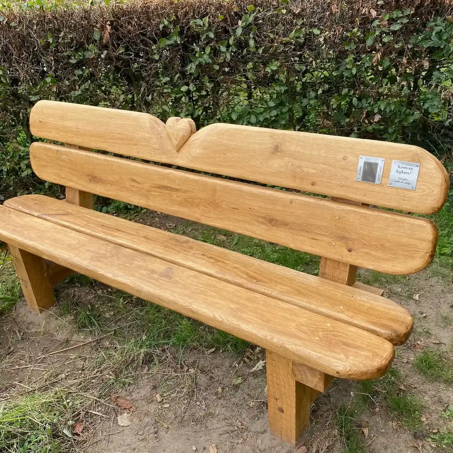 Eiken balk - 100x100 mm - ruw / fijnbezaagd - balk voor buiten - eikenhout AD 20-25% Eiken balk - 100x100 mm - ruw / fijnbezaagd - balk voor buiten - eikenhout AD 20-25%