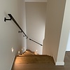 Main courante - couleur RAL de votre choix (revêtue) - rectangulaire (40x10 mm) - avec supports de type 11 - Rampe escalier disponible dans la couleur RAL de votre choix