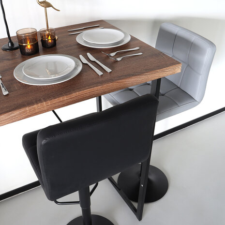 Lizzely Garden & Living Barkruk Anel met rugleuning: zwart leder barstoel met zwart onderstel Lizzely Garden & Living Barkruk Anel met rugleuning: zwart leder barstoel met zwart onderstel