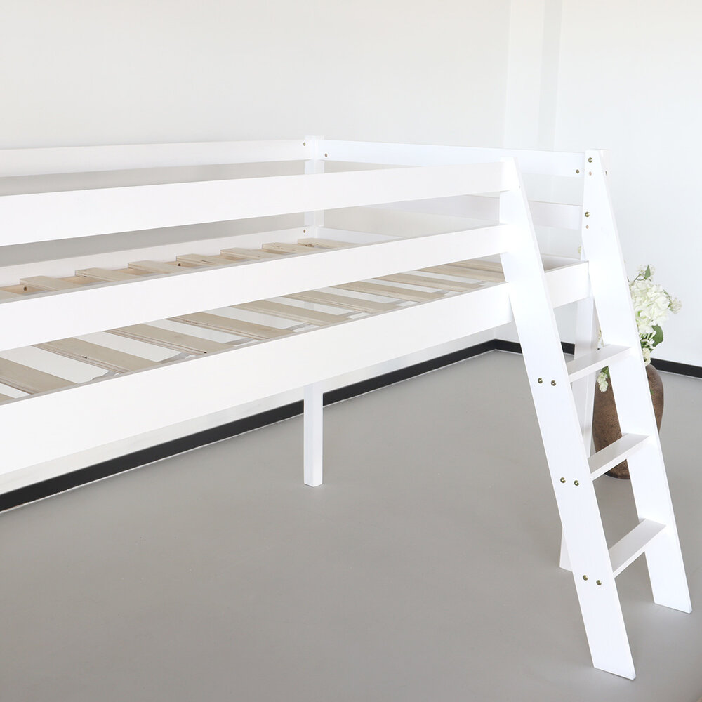 Halfhoogslaper Eveline 200x90cm incl lattenbodem Halfhoogslaper Eveline 200x90cm incl lattenbodem