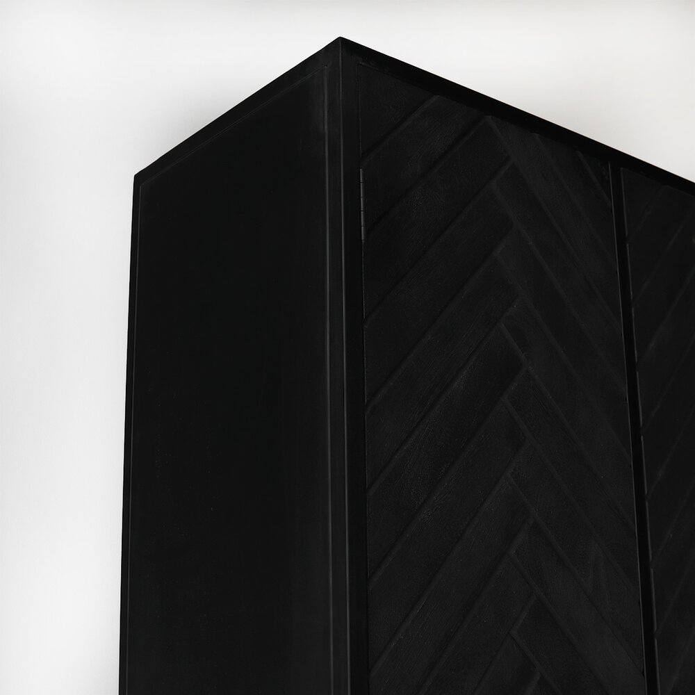 Kast zwart Bassie mangohout visgraat 200cm hoog wandkast mango Kast zwart Bassie mangohout visgraat 200cm hoog wandkast mango