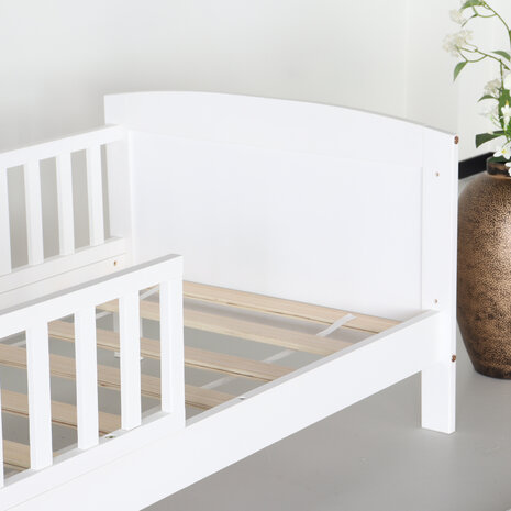 Lizzely Garden & Living Peuterbed wit hout 140x70cm Milene inclusief lattenbodem kinderbed Lizzely Garden & Living Peuterbed wit hout 140x70cm Milene inclusief lattenbodem kinderbed