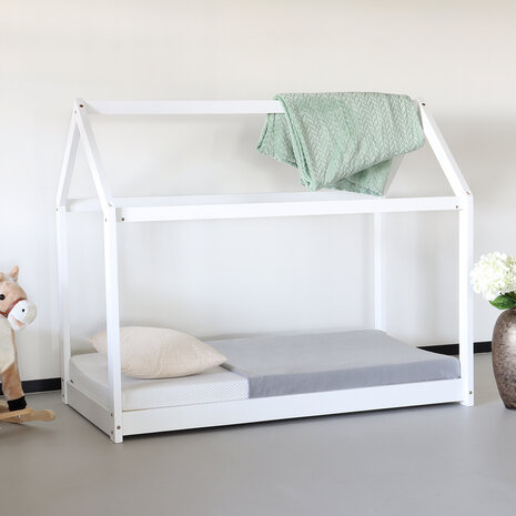 Lizzely Garden & Living Peuterbed wit hout 140x70cm Puckie inclusief lattenbodem Lizzely Garden & Living Peuterbed wit hout 140x70cm Puckie inclusief lattenbodem