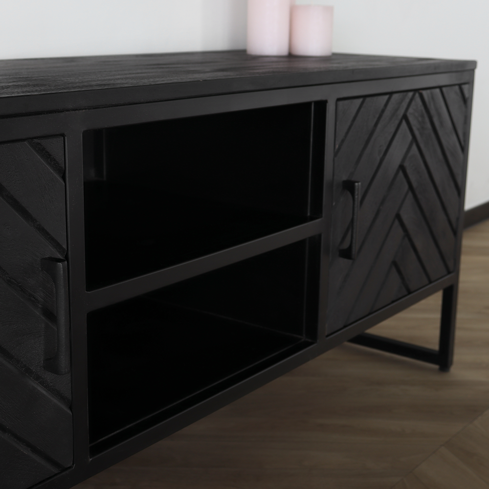 TV meubel industrieel Liv zwart visgraat mangohout 130cm lengte visgraat mango