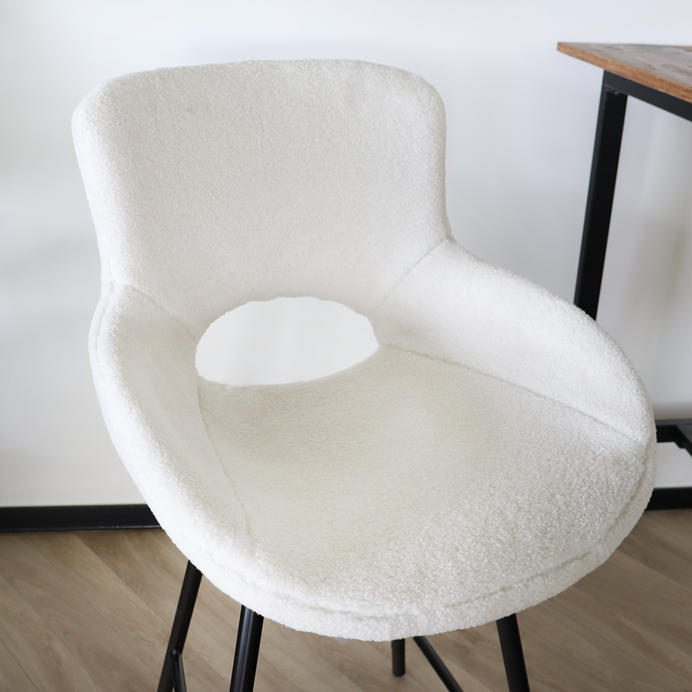 Barkruk industrieel Maike wit teddy barstoel Barkruk industrieel Maike wit teddy barstoel