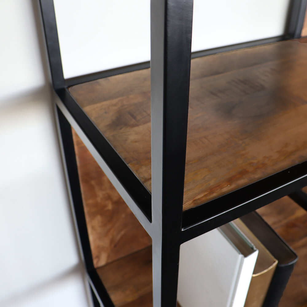 Kast bruin industrieel Xavi mangohout 180cm hoog vakkenkast wandkast